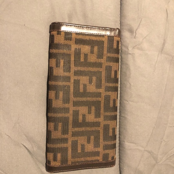 Fendi wallet - Picture 3 of 7